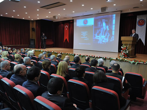 "10 Kasım, Atatürk'ü Fikirleriyle Anmak ve Bıraktığı Eseri Ebediyete Kadar Yaşatmak İçin Vesiledir"